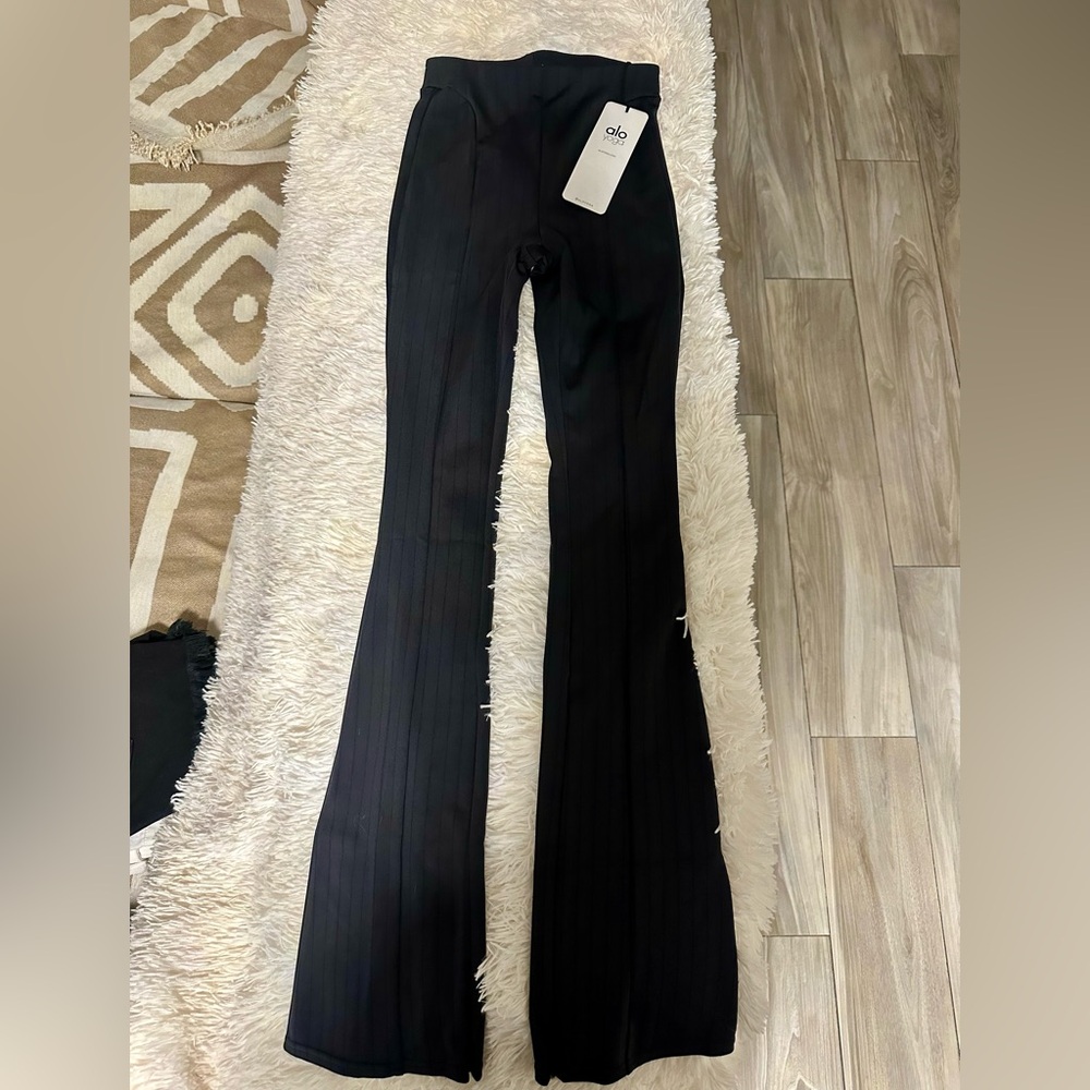 High-waist flared legging